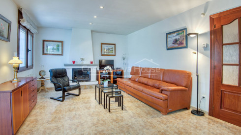 Villa for sale in Sant Antoni de Calonge with private pool and garden