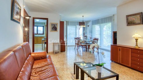 Villa for sale in Sant Antoni de Calonge with private pool and garden