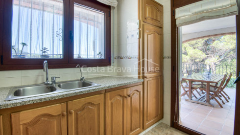 Villa for sale in Sant Antoni de Calonge with private pool and garden