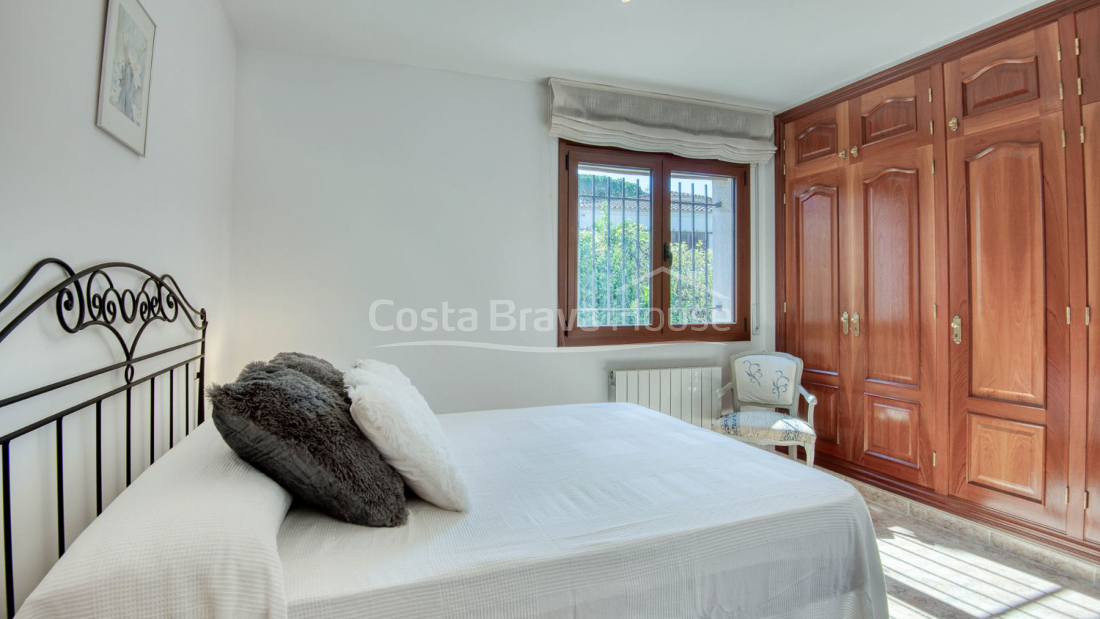 Villa for sale in Sant Antoni de Calonge with private pool and garden