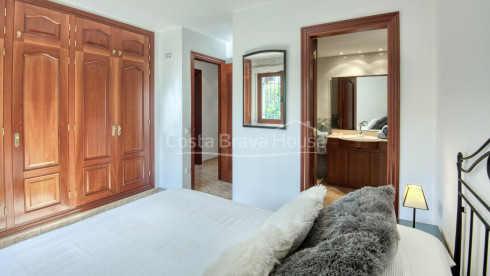 Villa for sale in Sant Antoni de Calonge with private pool and garden