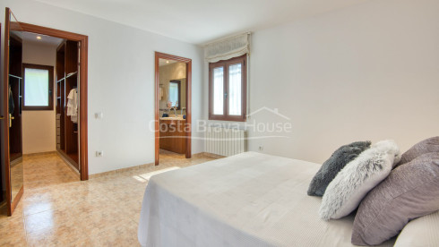 Villa for sale in Sant Antoni de Calonge with private pool and garden