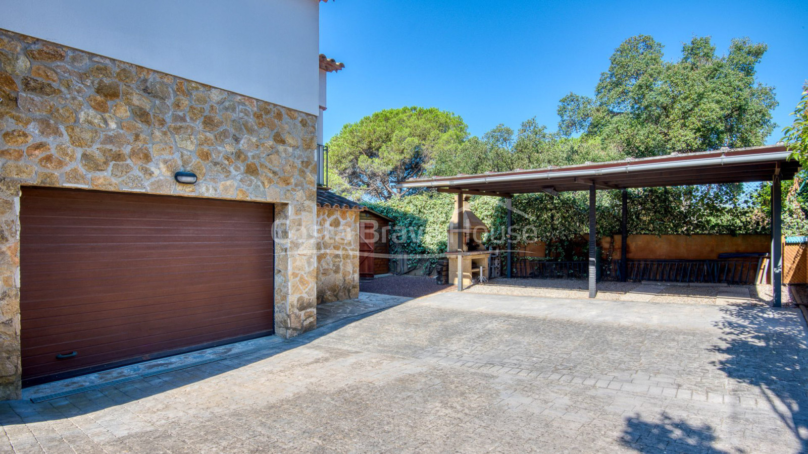 Villa for sale in Sant Antoni de Calonge with private pool and garden