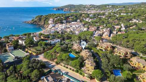Casa con jardín privado y piscina comunitaria en venta en Llafranc