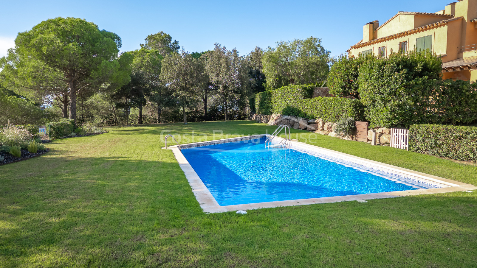 Casa amb jardí privat i piscina comunitària en venda a Llafranc