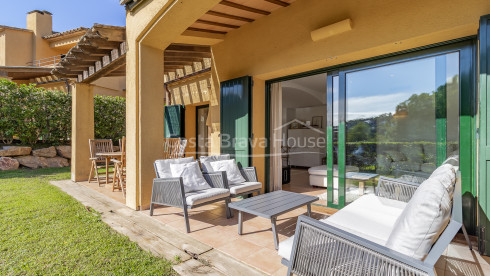 House with private garden and communal pool for sale in Llafranc