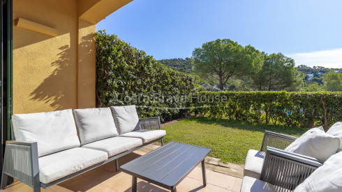 House with private garden and communal pool for sale in Llafranc