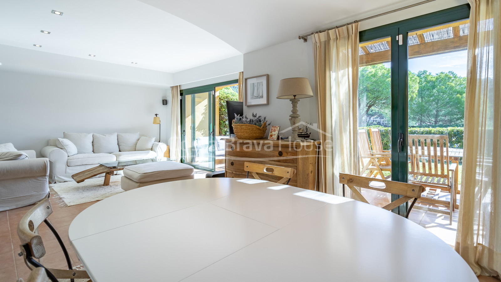 House with private garden and communal pool for sale in Llafranc