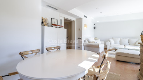 Casa con jardín privado y piscina comunitaria en venta en Llafranc