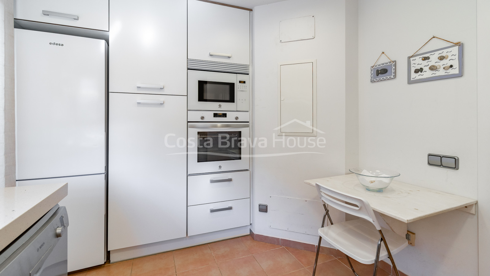 House with private garden and communal pool for sale in Llafranc