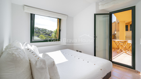 House with private garden and communal pool for sale in Llafranc