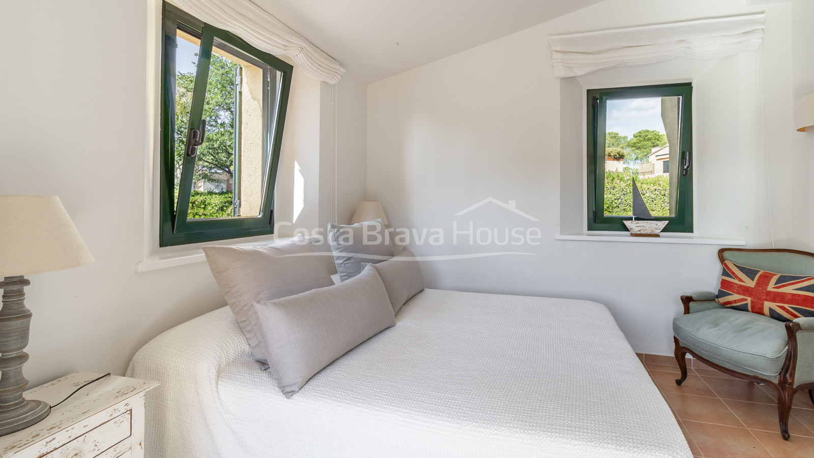 House with private garden and communal pool for sale in Llafranc