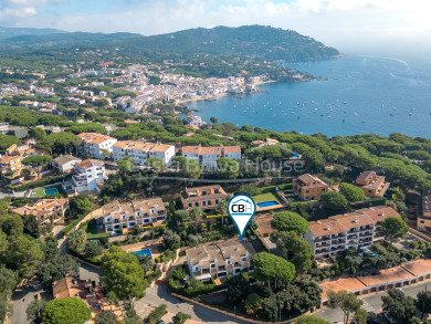 Charming corner terraced house with private garden for sale in Calella de Palafrugell