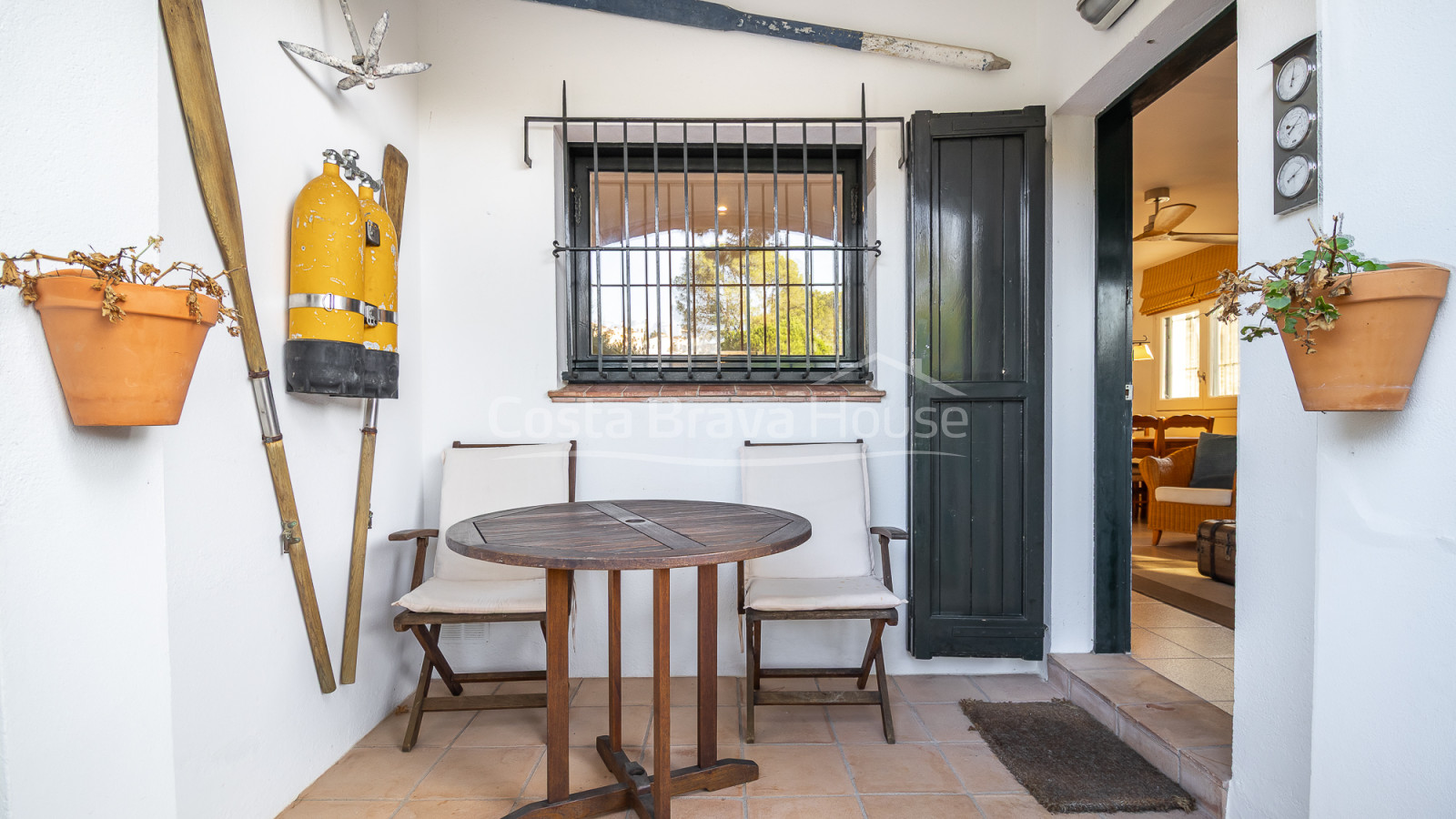 Casa cantonera amb jardí i piscina a prop de la platja a Calella