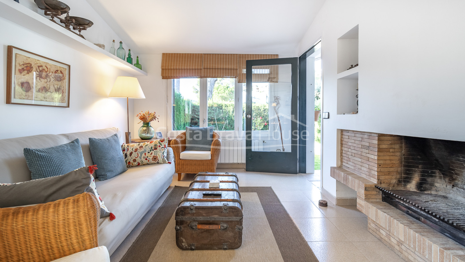 Casa cantonera amb jardí i piscina a prop de la platja a Calella