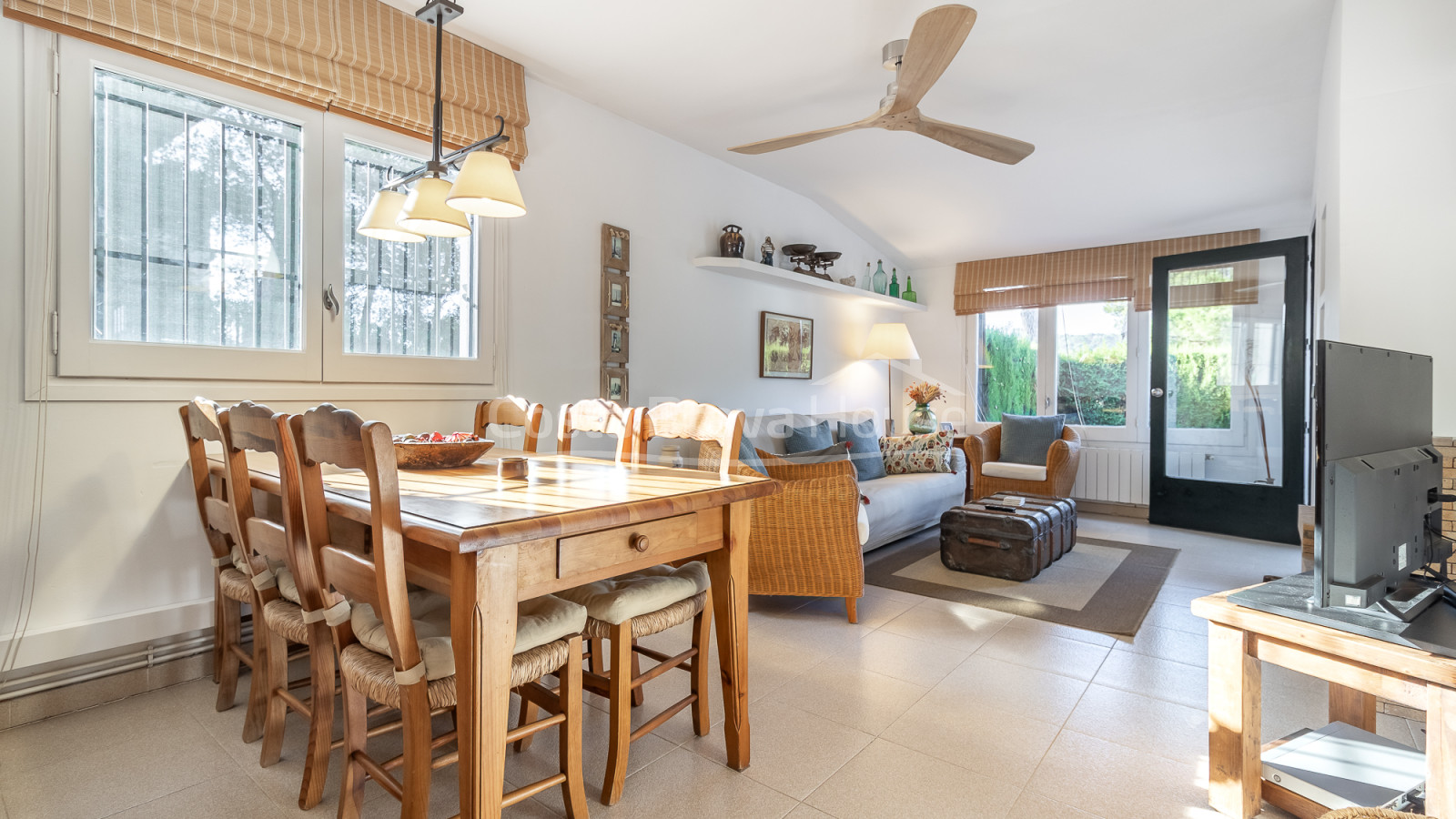 Maison d’angle avec jardin et piscine près de la plage à Calella