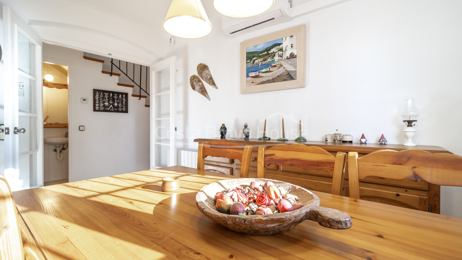 Casa cantonera amb jardí i piscina a prop de la platja a Calella