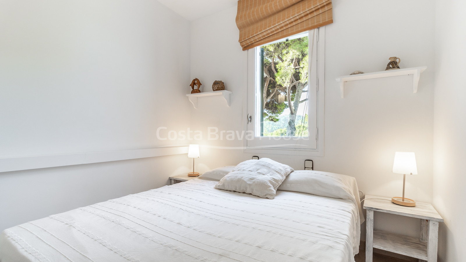 Casa cantonera amb jardí i piscina a prop de la platja a Calella