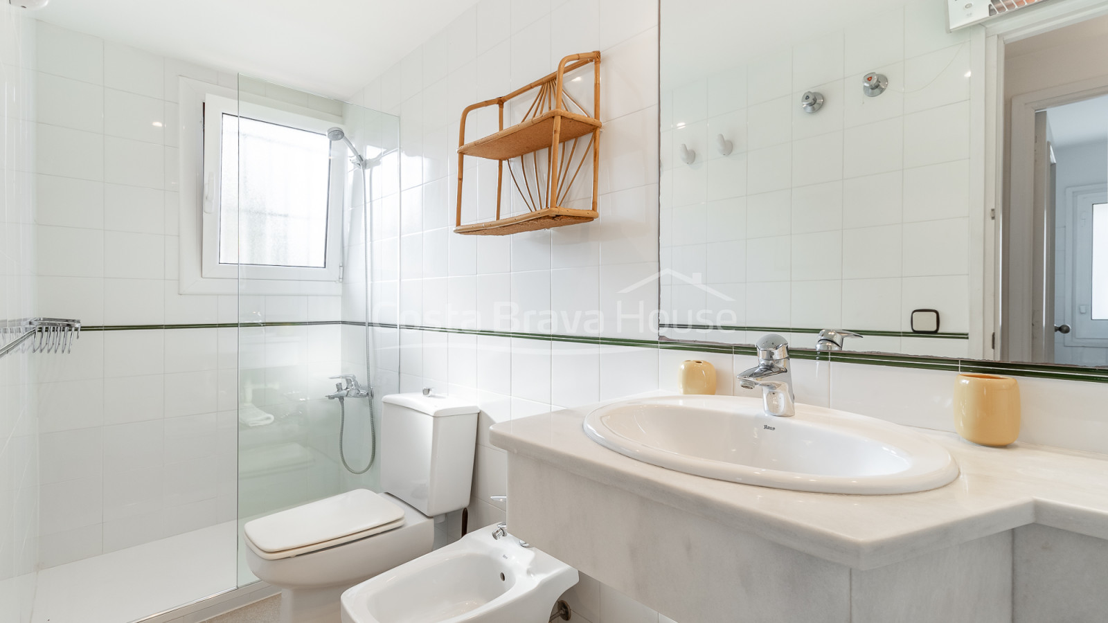 Maison d’angle avec jardin et piscine près de la plage à Calella