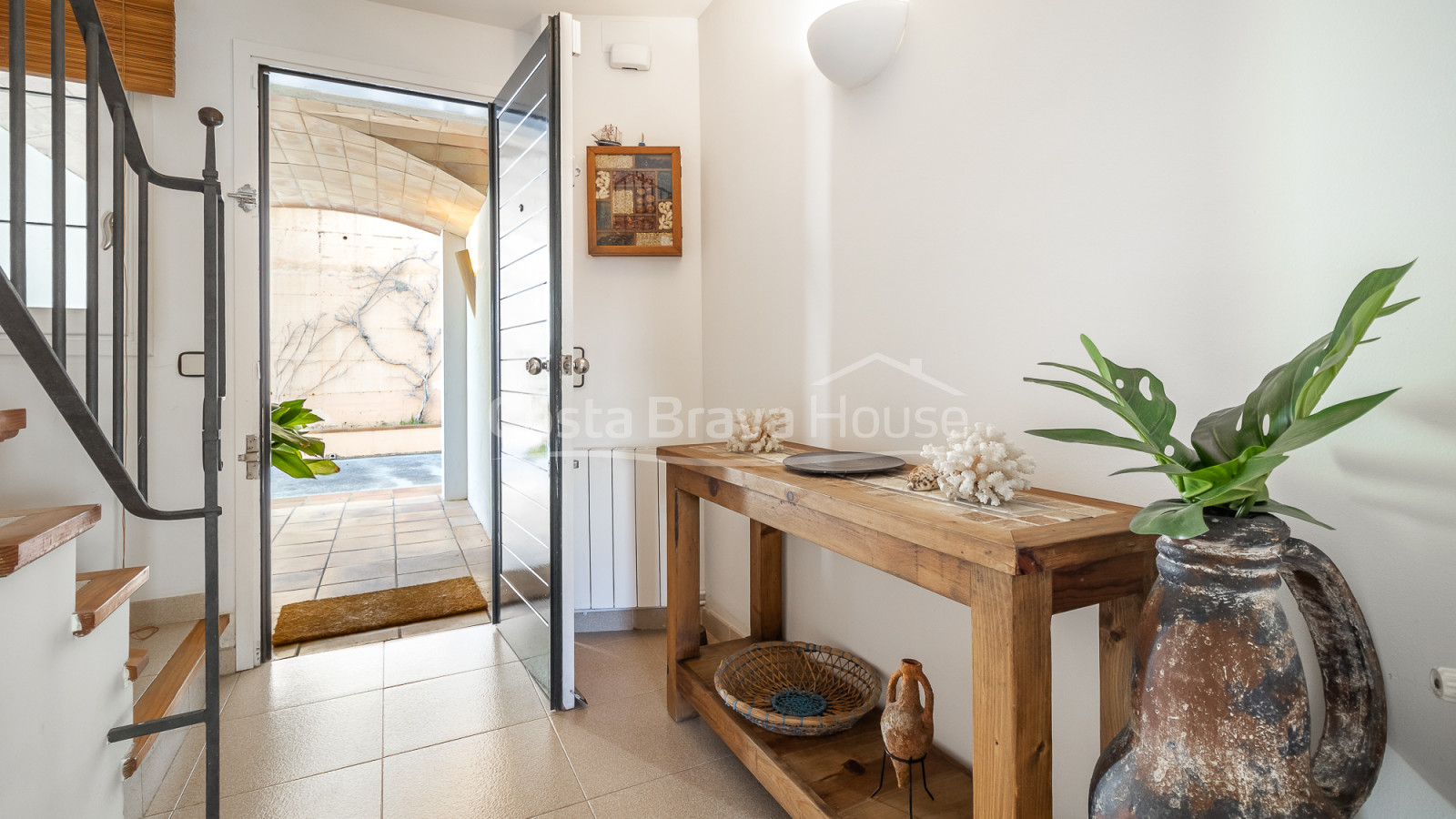 Casa cantonera amb jardí i piscina a prop de la platja a Calella