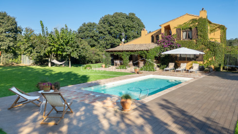 Huis met tuin en zwembad te koop in Torrent, Costa Brava