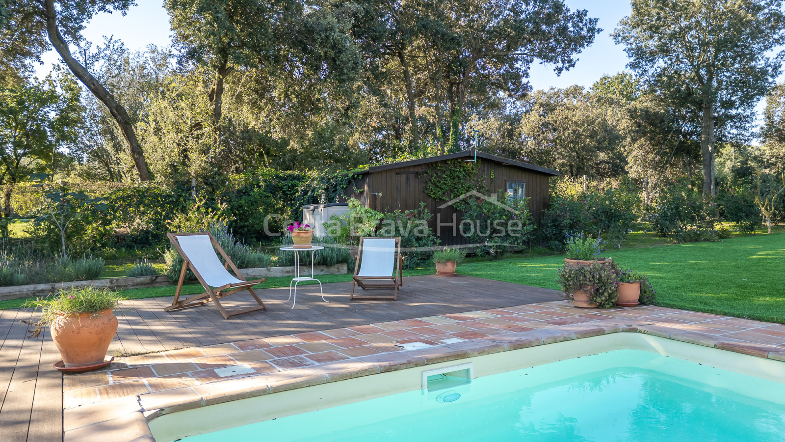 Casa con jardín y piscina en venta en Torrent, Costa Brava