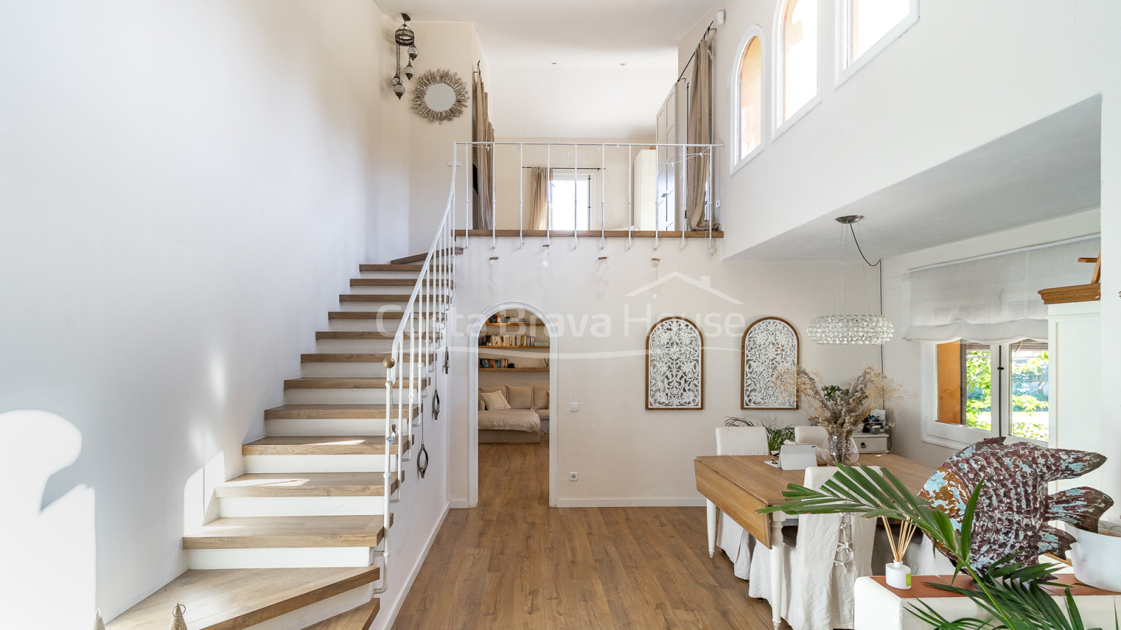 Casa con jardín y piscina en venta en Torrent, Costa Brava