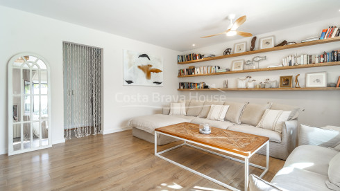Casa con jardín y piscina en venta en Torrent, Costa Brava