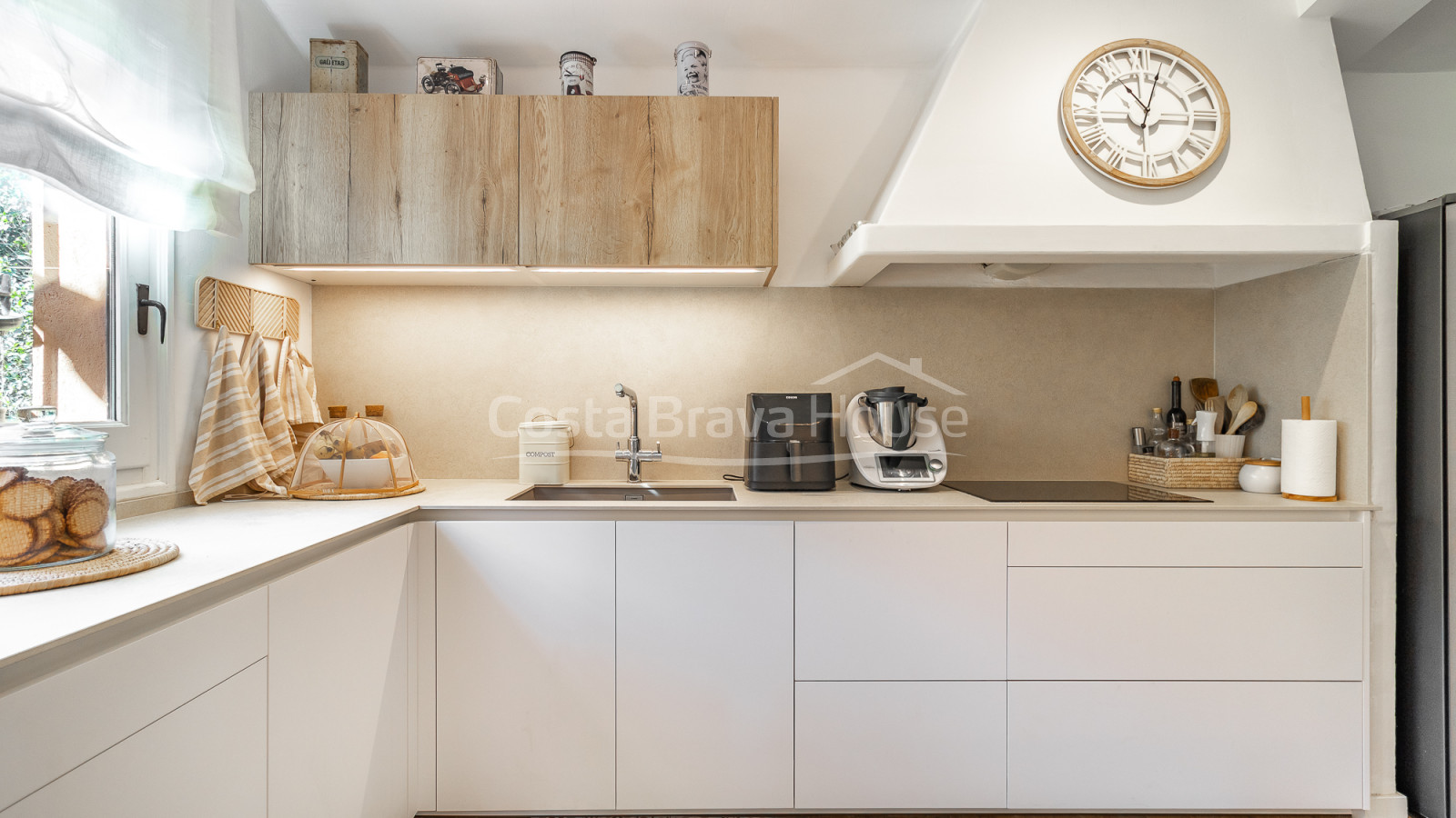 Casa con jardín y piscina en venta en Torrent, Costa Brava