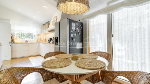 Casa con jardín y piscina en venta en Torrent, Costa Brava