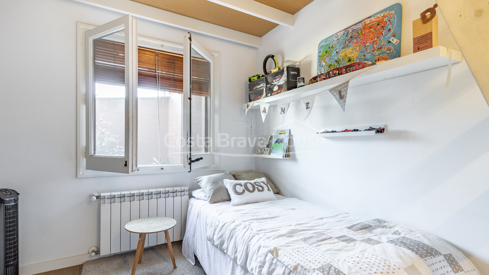Casa con jardín y piscina en venta en Torrent, Costa Brava