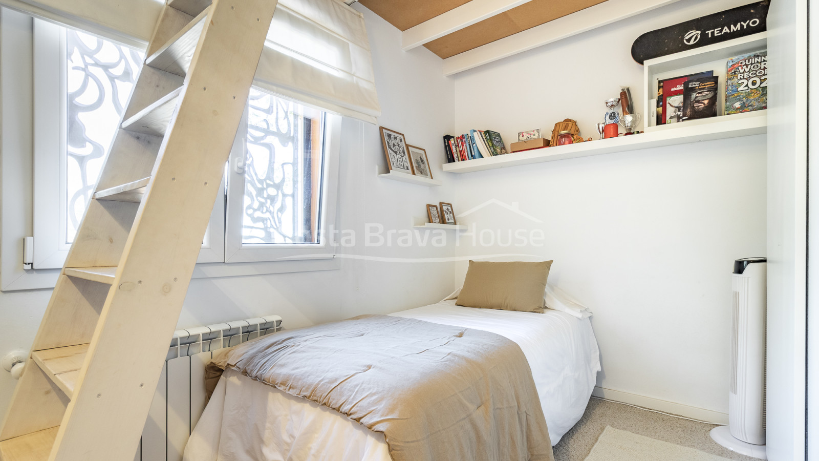 Casa con jardín y piscina en venta en Torrent, Costa Brava