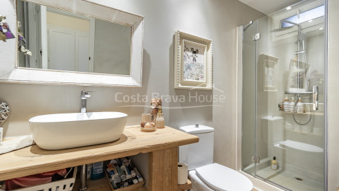 Casa con jardín y piscina en venta en Torrent, Costa Brava