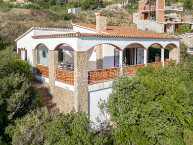 Casa mediterránea con vistas al mar en venta en Begur a 5 minutos de Sa Riera