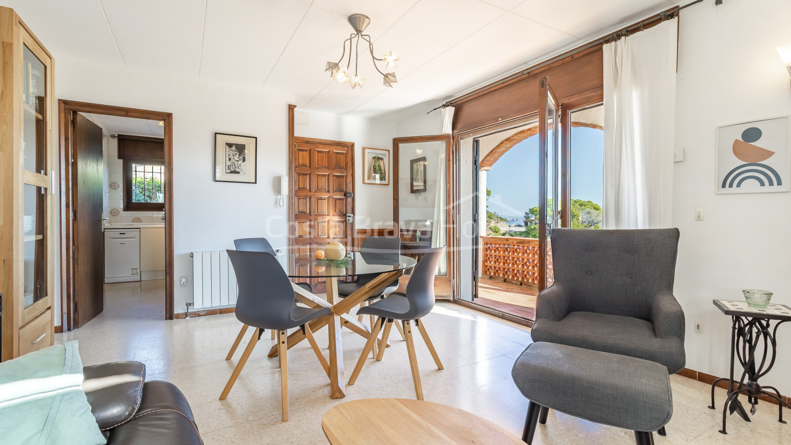 Casa en venta en Begur con vistas al mar y terraza mediterránea