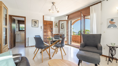 Casa en venta en Begur con vistas al mar y terraza mediterránea