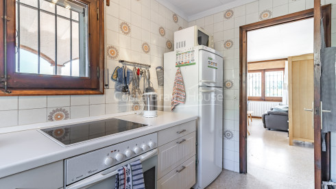 House for sale in Begur with sea views and Mediterranean terrace