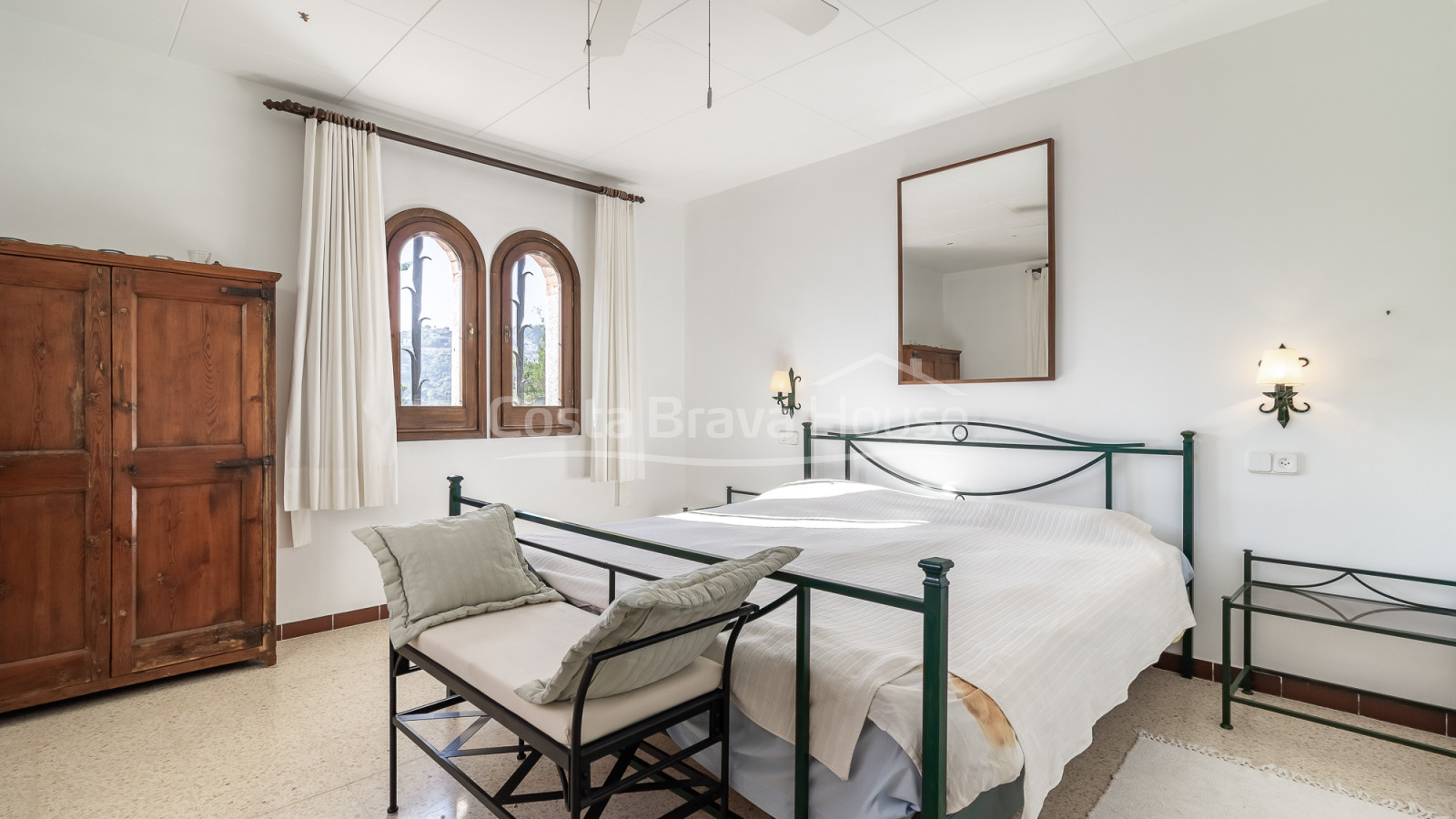 Maison à vendre à Begur avec vue sur mer et terrasse méditerranéenne