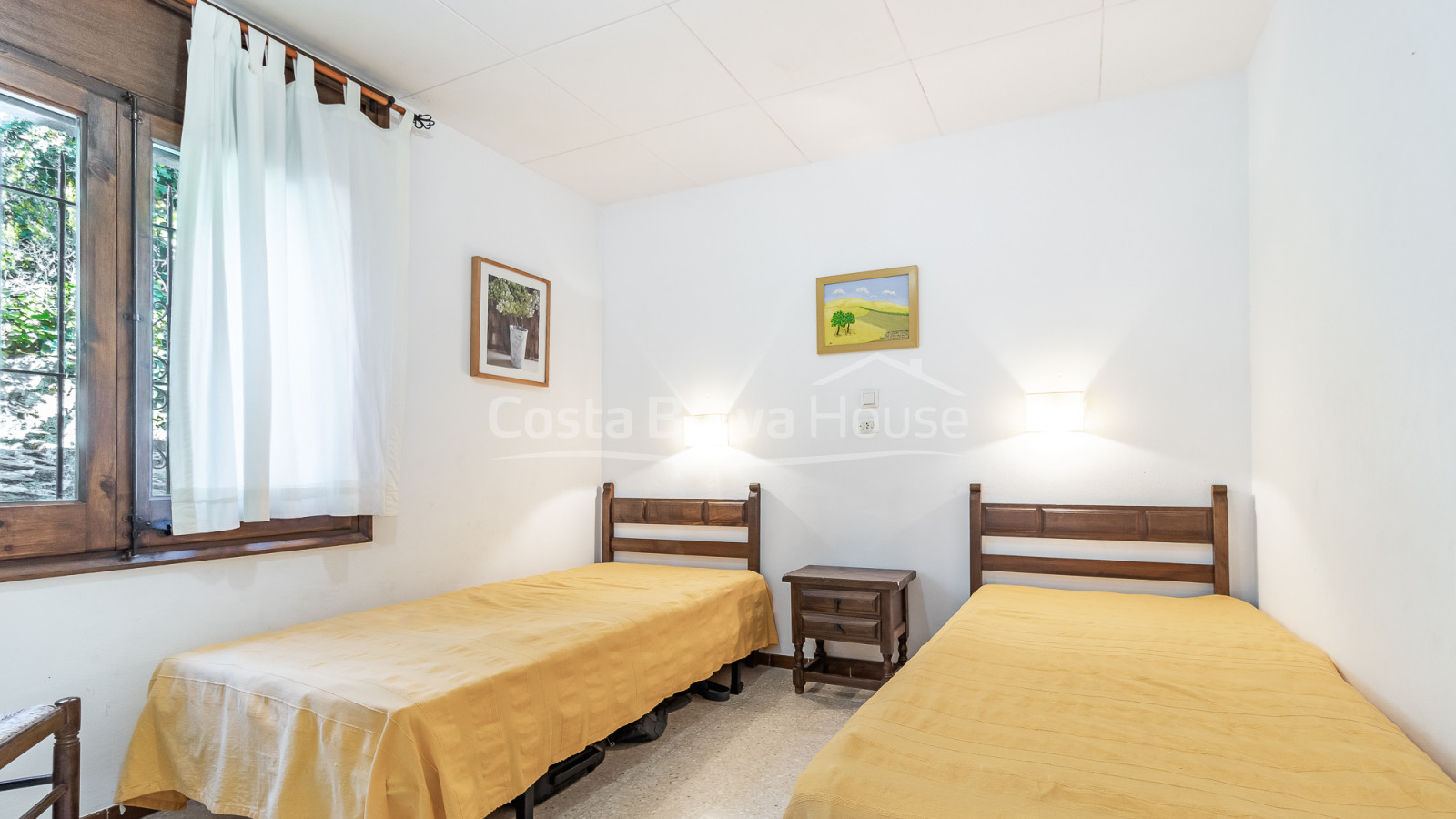 Casa en venta en Begur con vistas al mar y terraza mediterránea