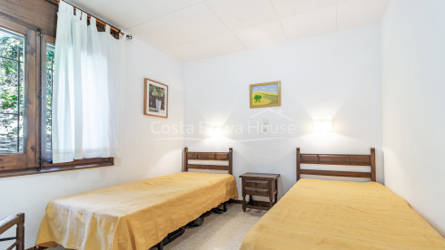 Casa en venta en Begur con vistas al mar y terraza mediterránea