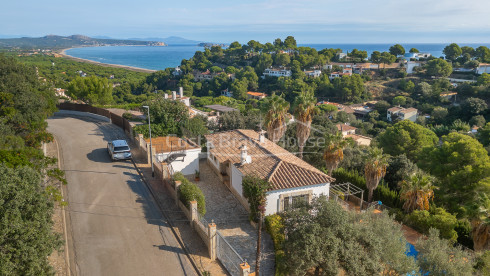 Casa amb piscina i vistes obertes en venda a Begur prop de Sa Riera
