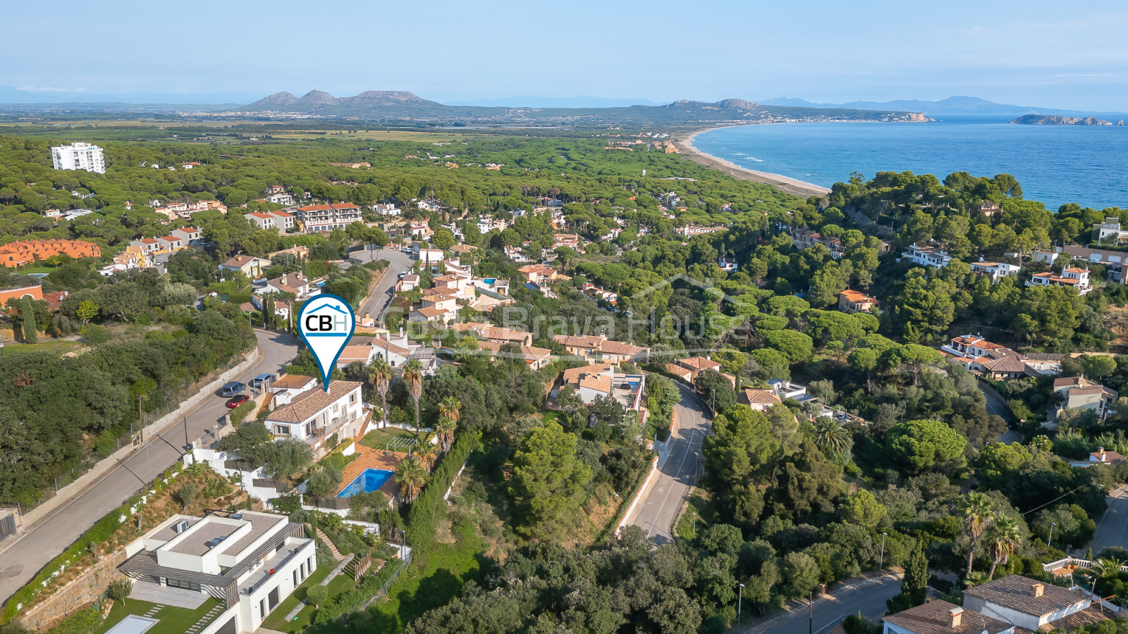 Casa con piscina y vistas abiertas en venta en Begur cerca de Sa Riera