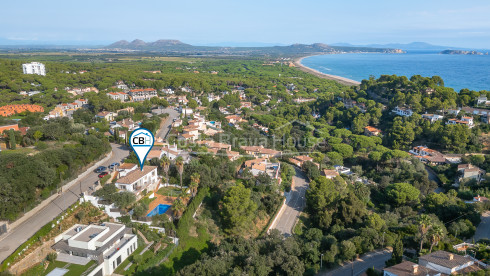 Casa con piscina y vistas abiertas en venta en Begur cerca de Sa Riera