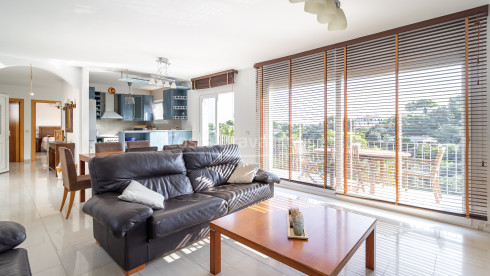 Casa amb piscina i vistes obertes en venda a Begur prop de Sa Riera