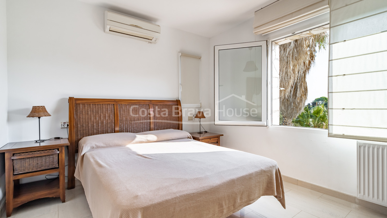 Casa amb piscina i vistes obertes en venda a Begur prop de Sa Riera