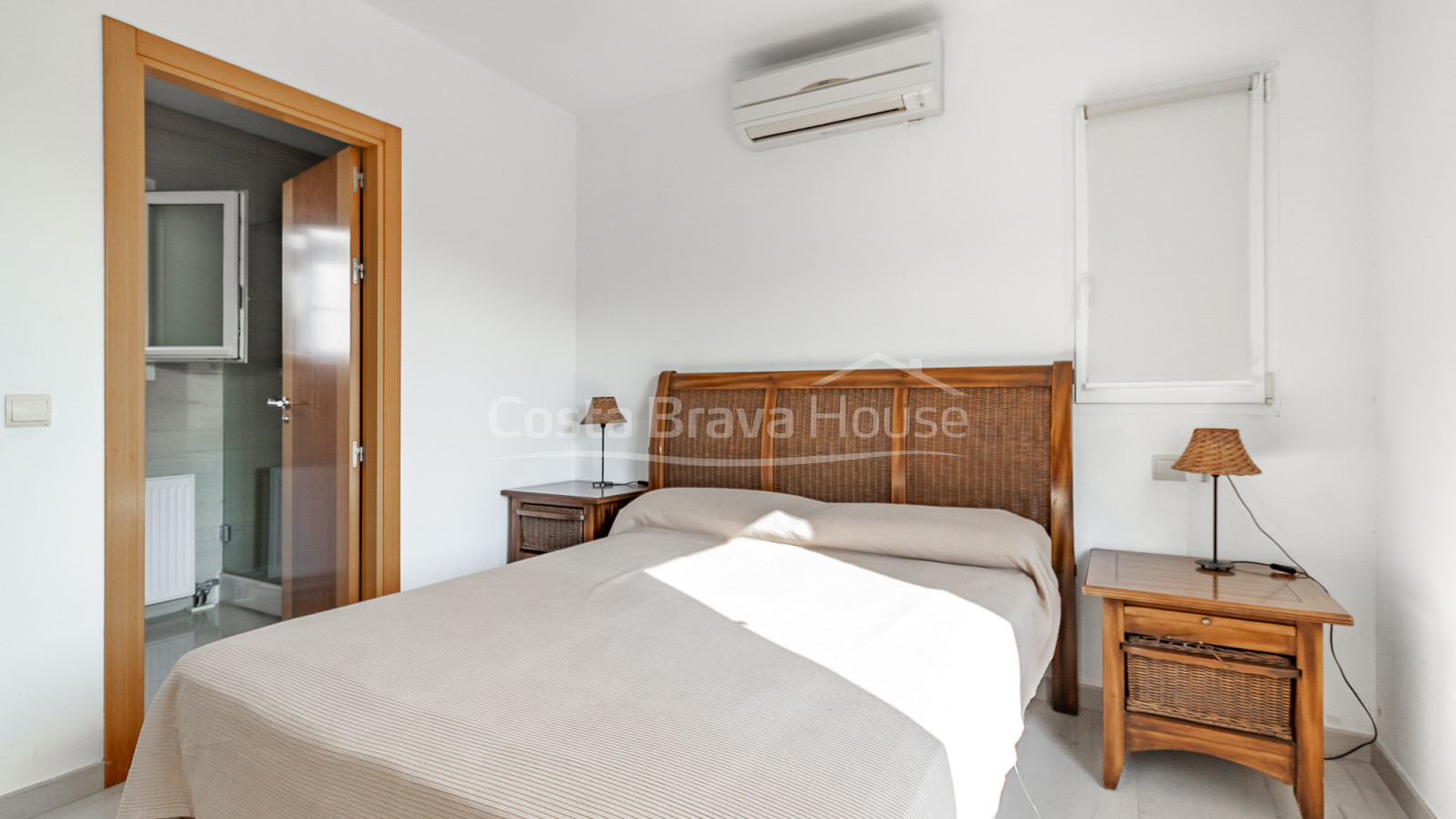 Casa amb piscina i vistes obertes en venda a Begur prop de Sa Riera