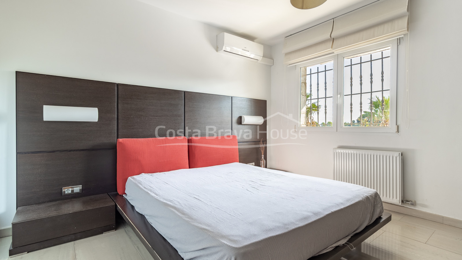 Casa con piscina y vistas abiertas en venta en Begur cerca de Sa Riera