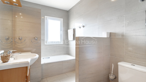 Casa con piscina y vistas abiertas en venta en Begur cerca de Sa Riera