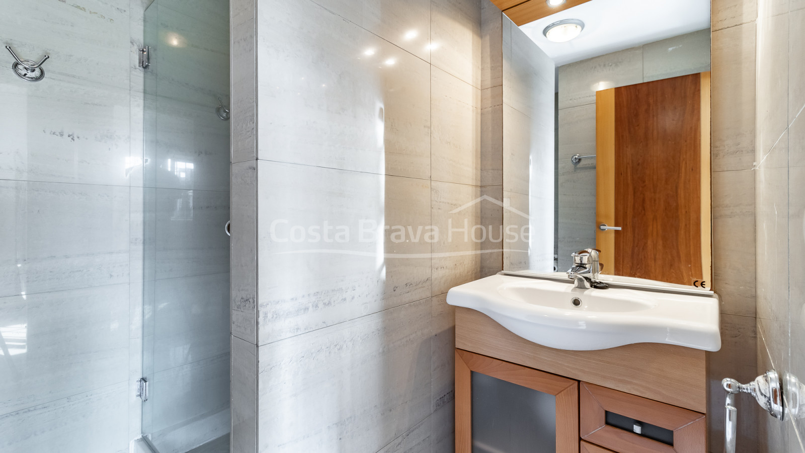 Casa amb piscina i vistes obertes en venda a Begur prop de Sa Riera