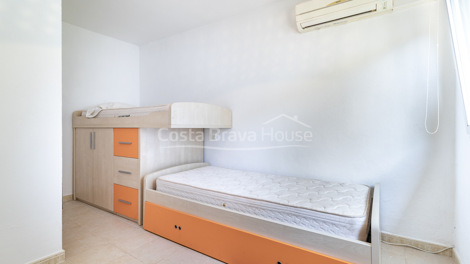 Casa con piscina y vistas abiertas en venta en Begur cerca de Sa Riera